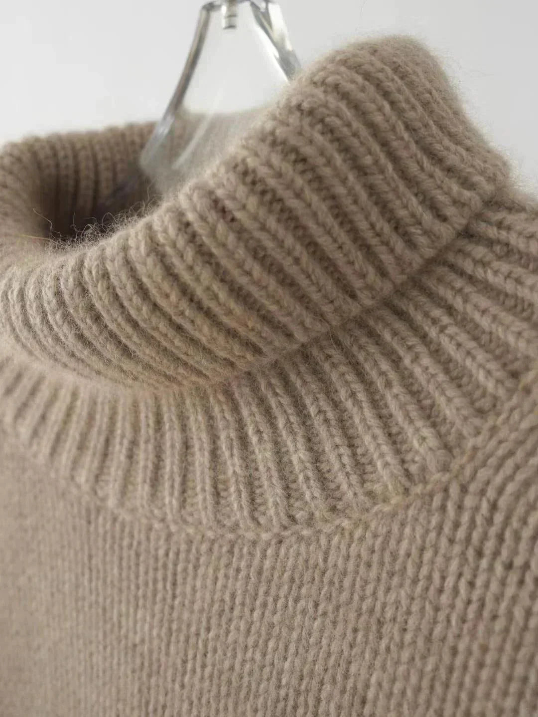 Elia | Turtleneck Sweater